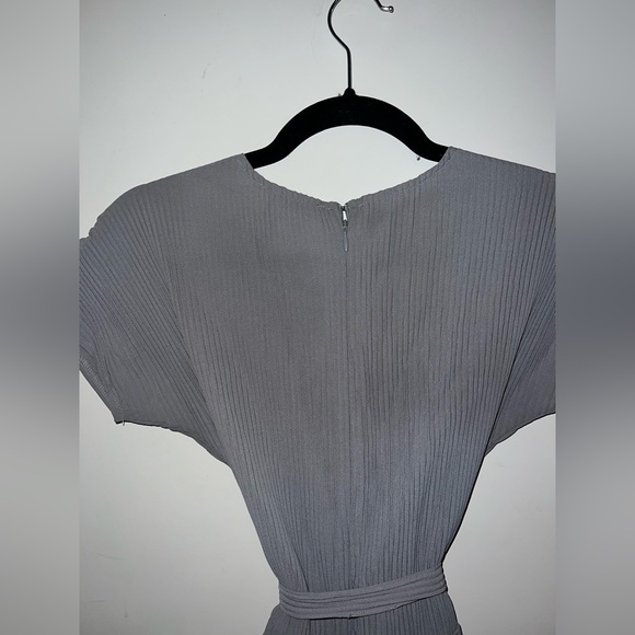 FOUR mini dresses of all different styles and brands. - Picture 11 of 16